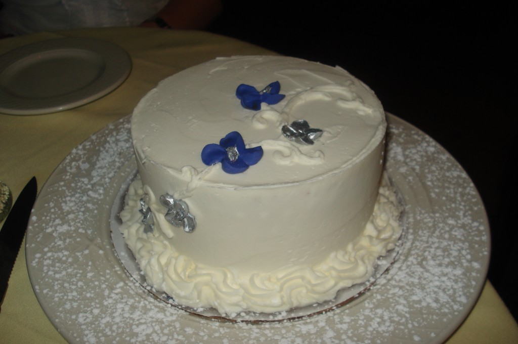 Cake on wedding anniversary